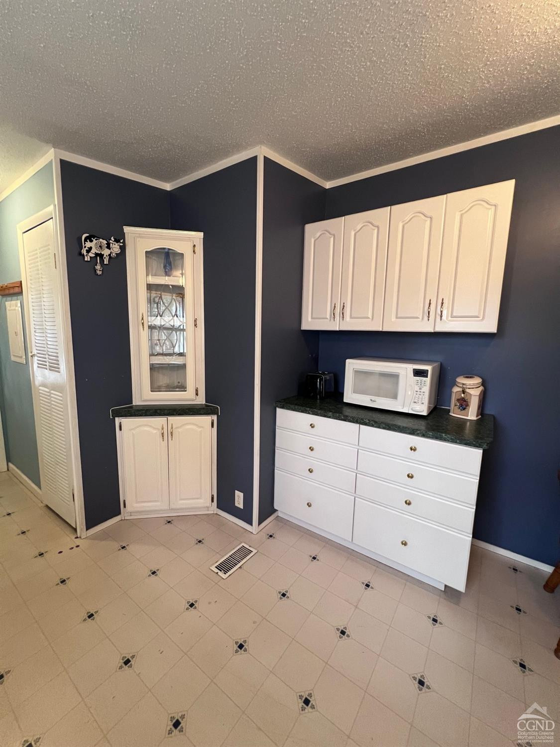 17 North Puffer Road Catskill, NY 12414 - Photo 10 of 26 a kitchen with a stove a refrigerator and dishwasher