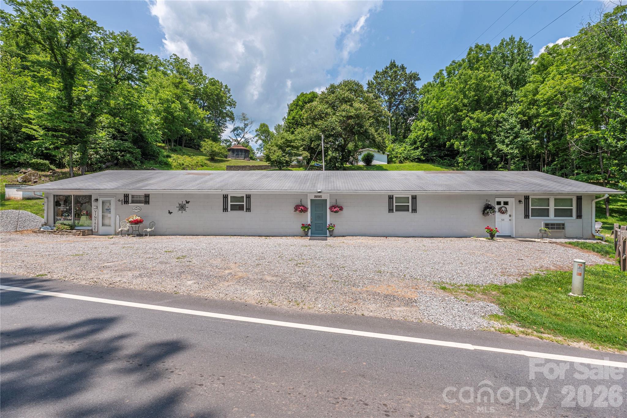 702 Love Joy Road Canton, NC 28716 - Photo 1 of 40