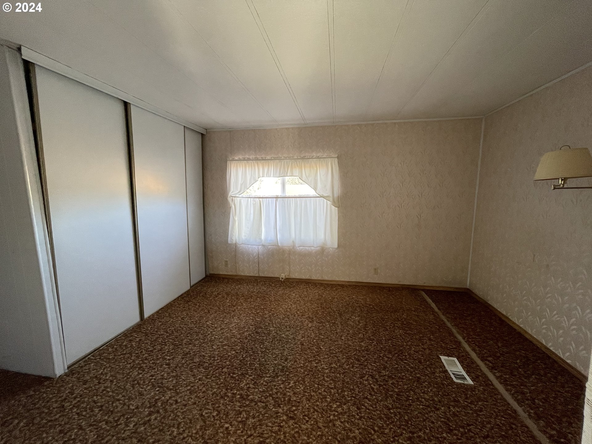 85566 Maple Street Florence, OR 97439 - Photo 15 of 23 Primary Bedroom