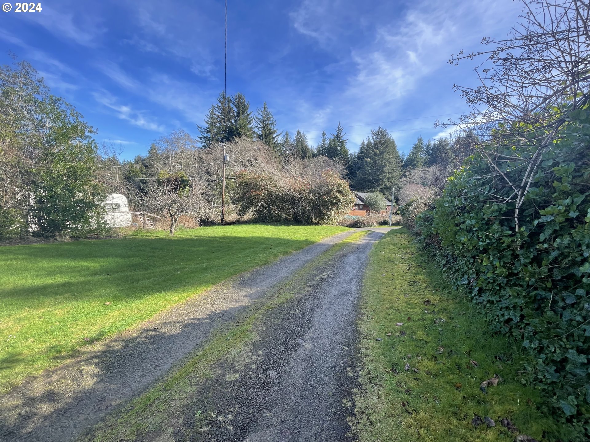 85566 Maple Street Florence, OR 97439 - Photo 21 of 23 Driveway