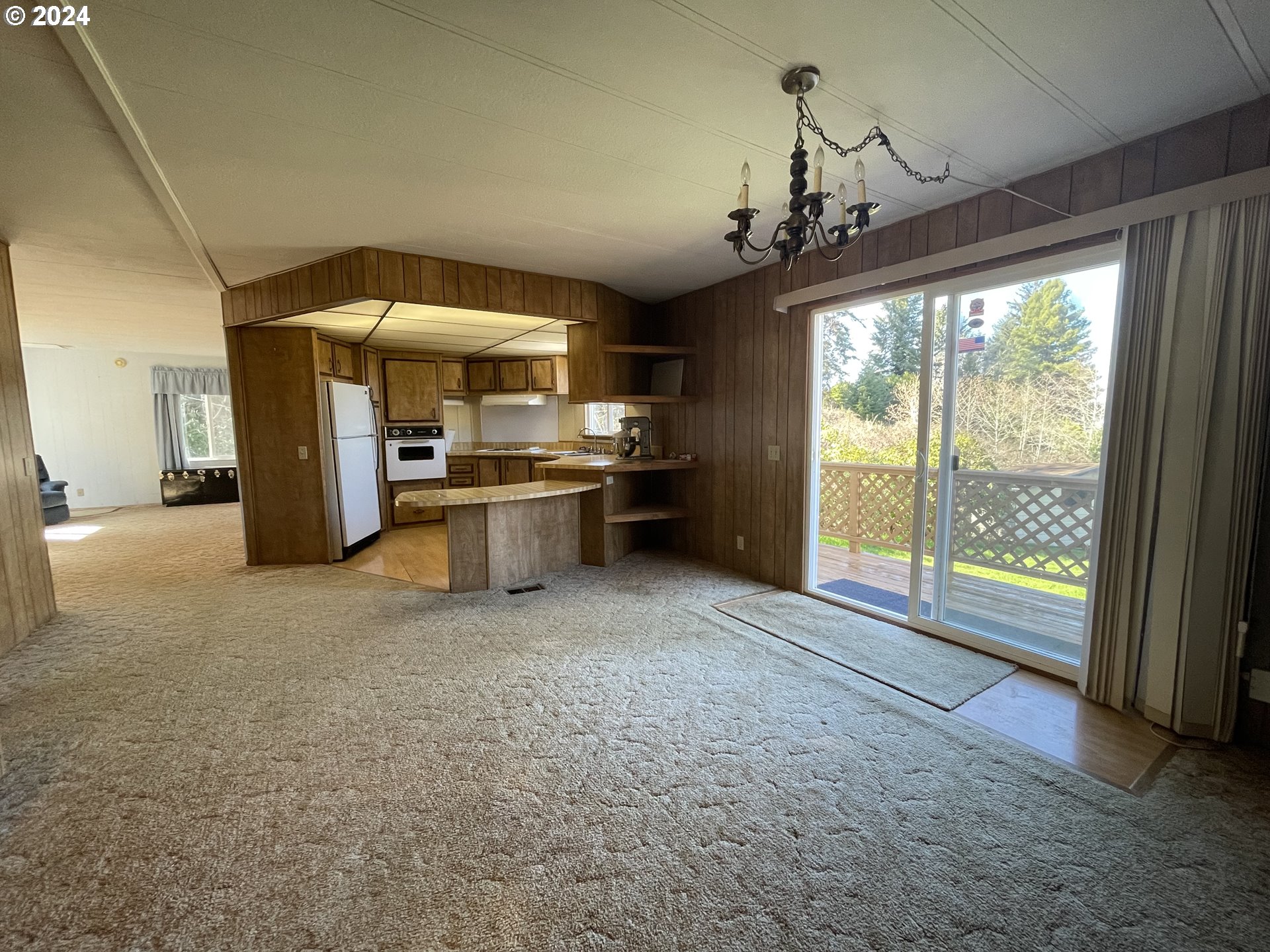 85566 Maple Street Florence, OR 97439 - Photo 6 of 23 Dining Area