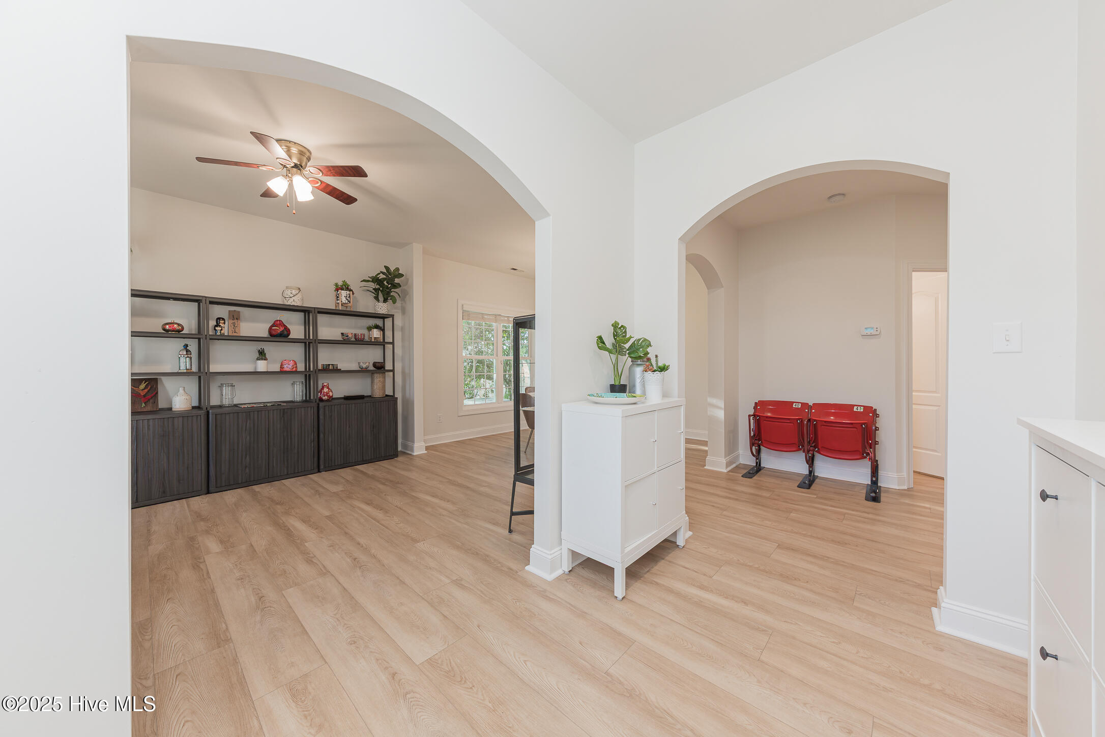 507 Newhan Court Hubert, NC 28539 - Photo 15 of 81 Foyer