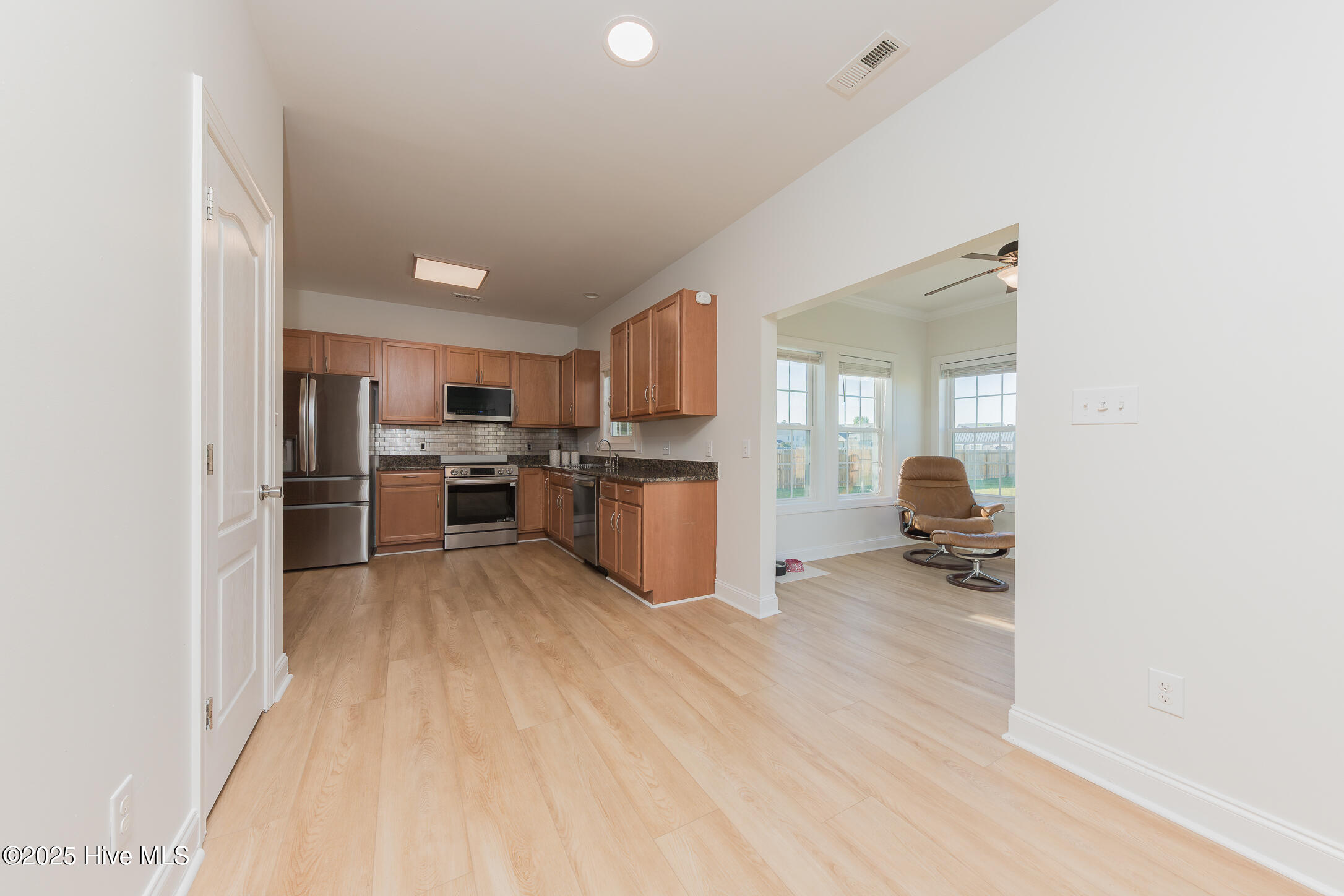 507 Newhan Court Hubert, NC 28539 - Photo 20 of 81 Kitchen