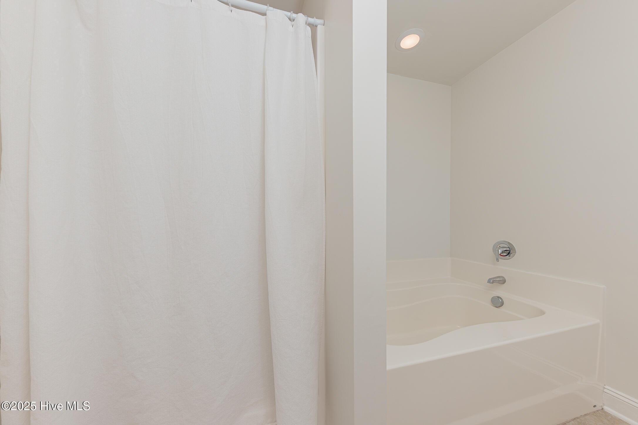 507 Newhan Court Hubert, NC 28539 - Photo 41 of 81 MasterBath