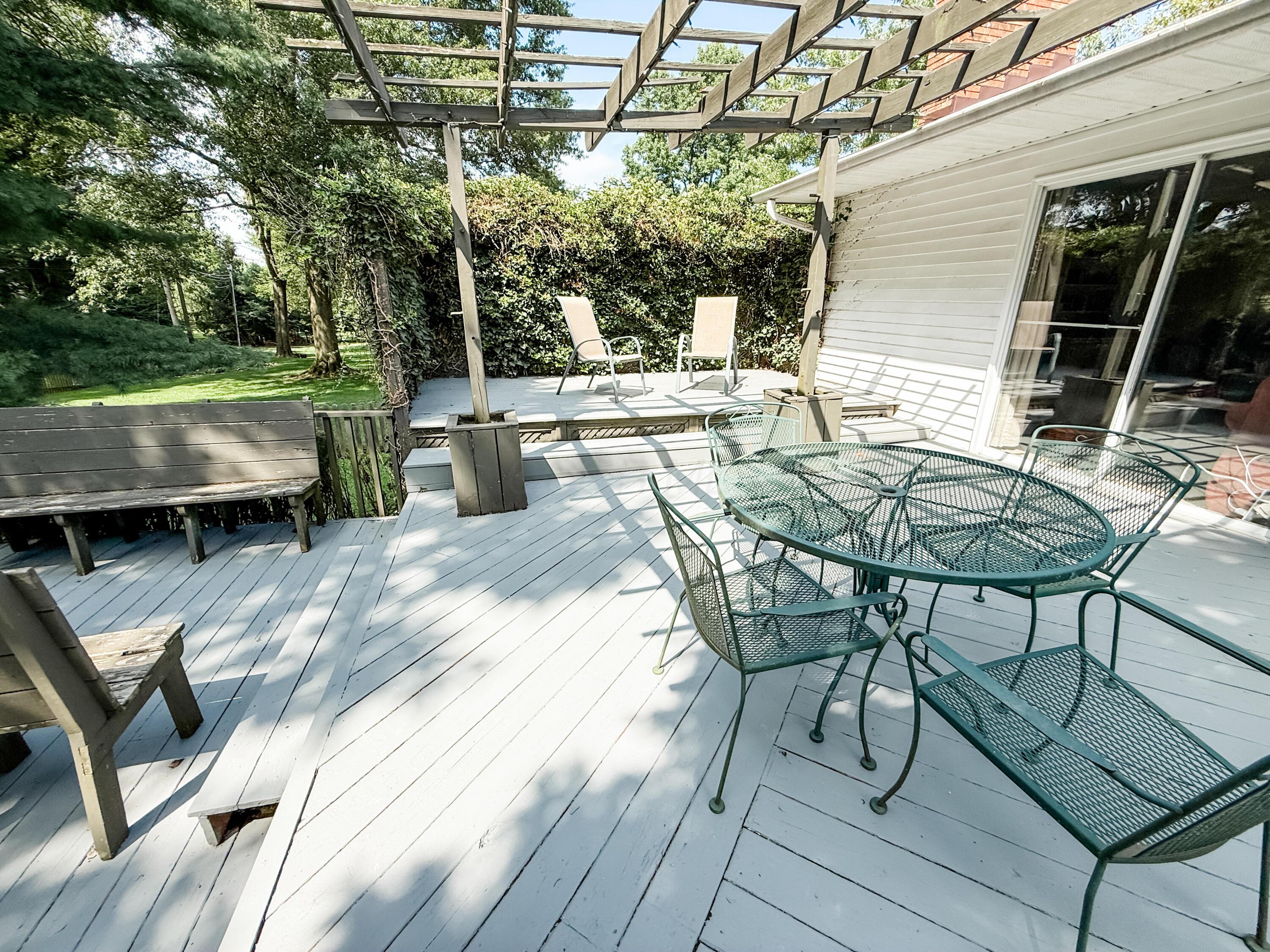 435 Sells Road Lancaster, OH 43130 - Photo 27 of 32 Deck 2