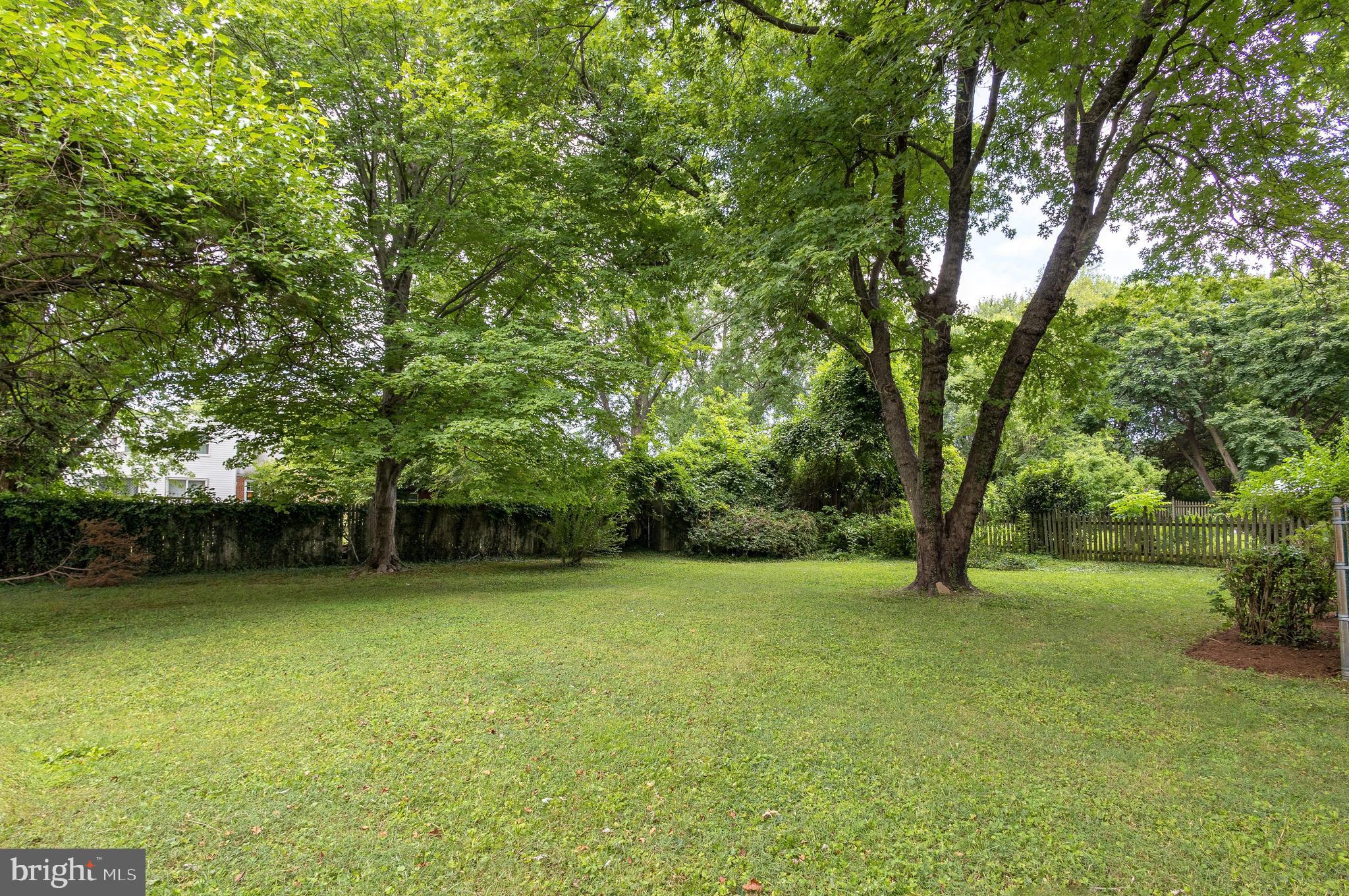 108 Boyd Drive Annapolis, MD 21403 - Photo 20 of 32 Spacious backyard, includes fenced area.