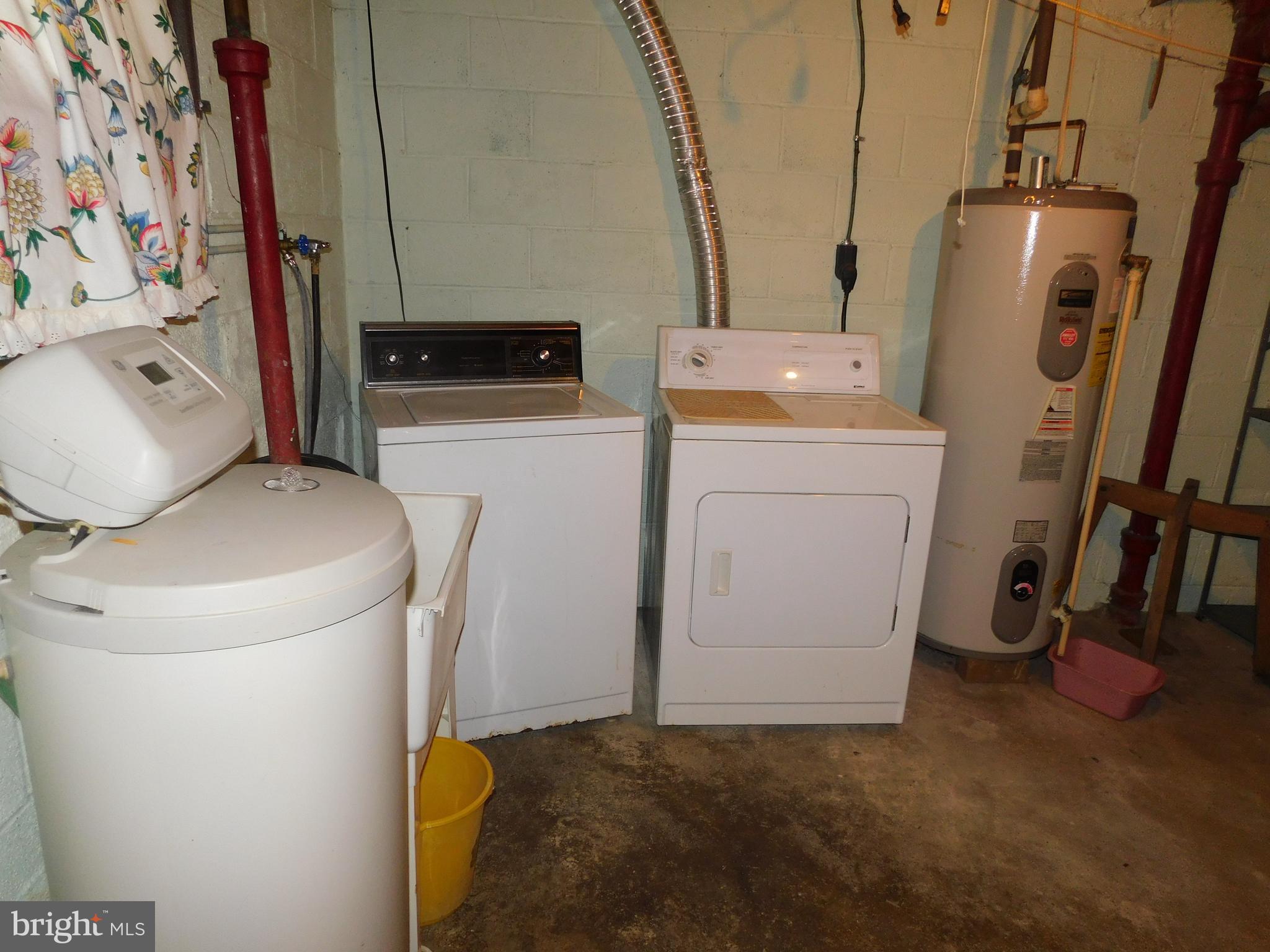 2712 Winston Road Bethlehem, PA 18017 - Photo 10 of 13 Gallery Image 10