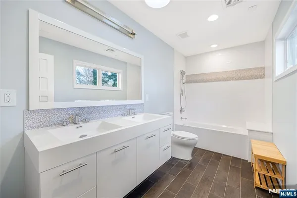 $1,780,000 | 87 Monroe Avenue, Cresskill, NJ 07626