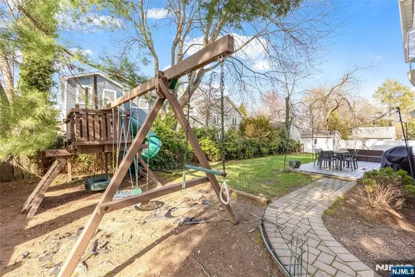 $1,780,000 | 87 Monroe Avenue, Cresskill, NJ 07626