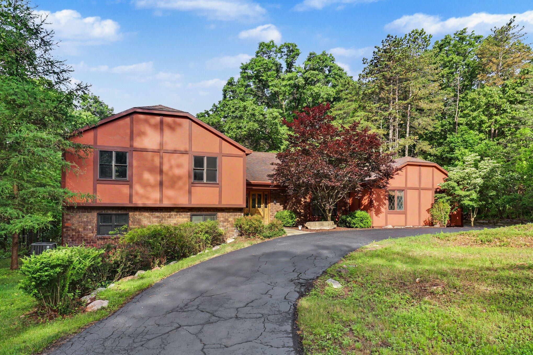 8735 Glen Nevis Road Northeast Ada, MI 49301 - Photo 3 of 54 008_file_2801