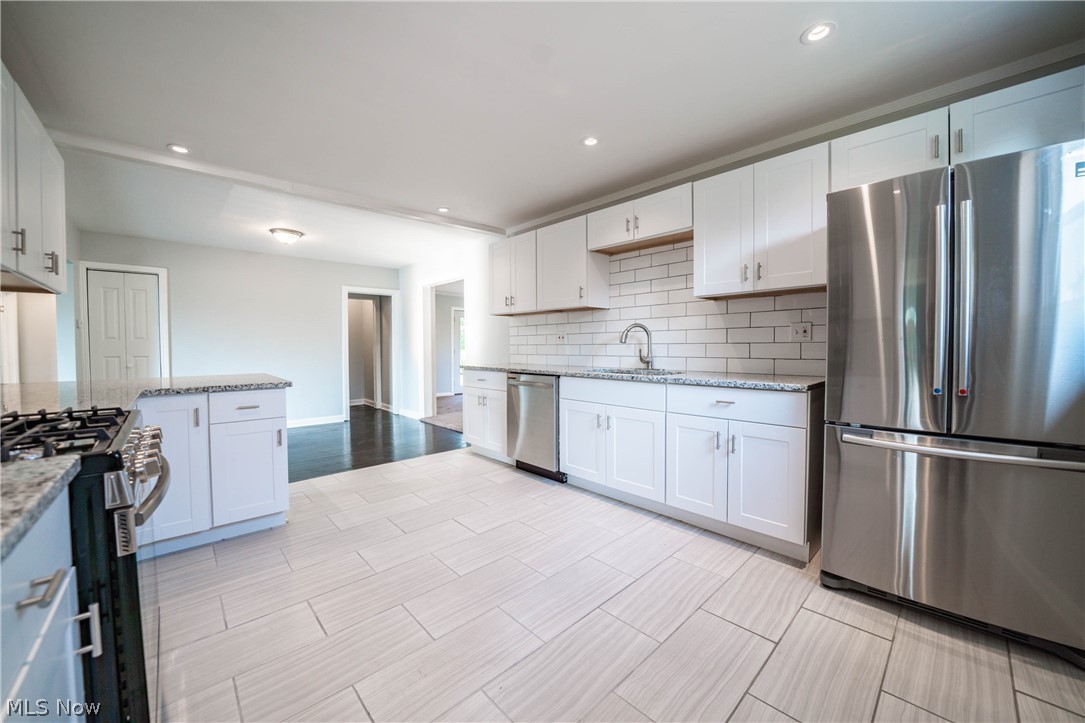 4635 Green Road Cleveland, OH 44128 - Photo 10 of 35