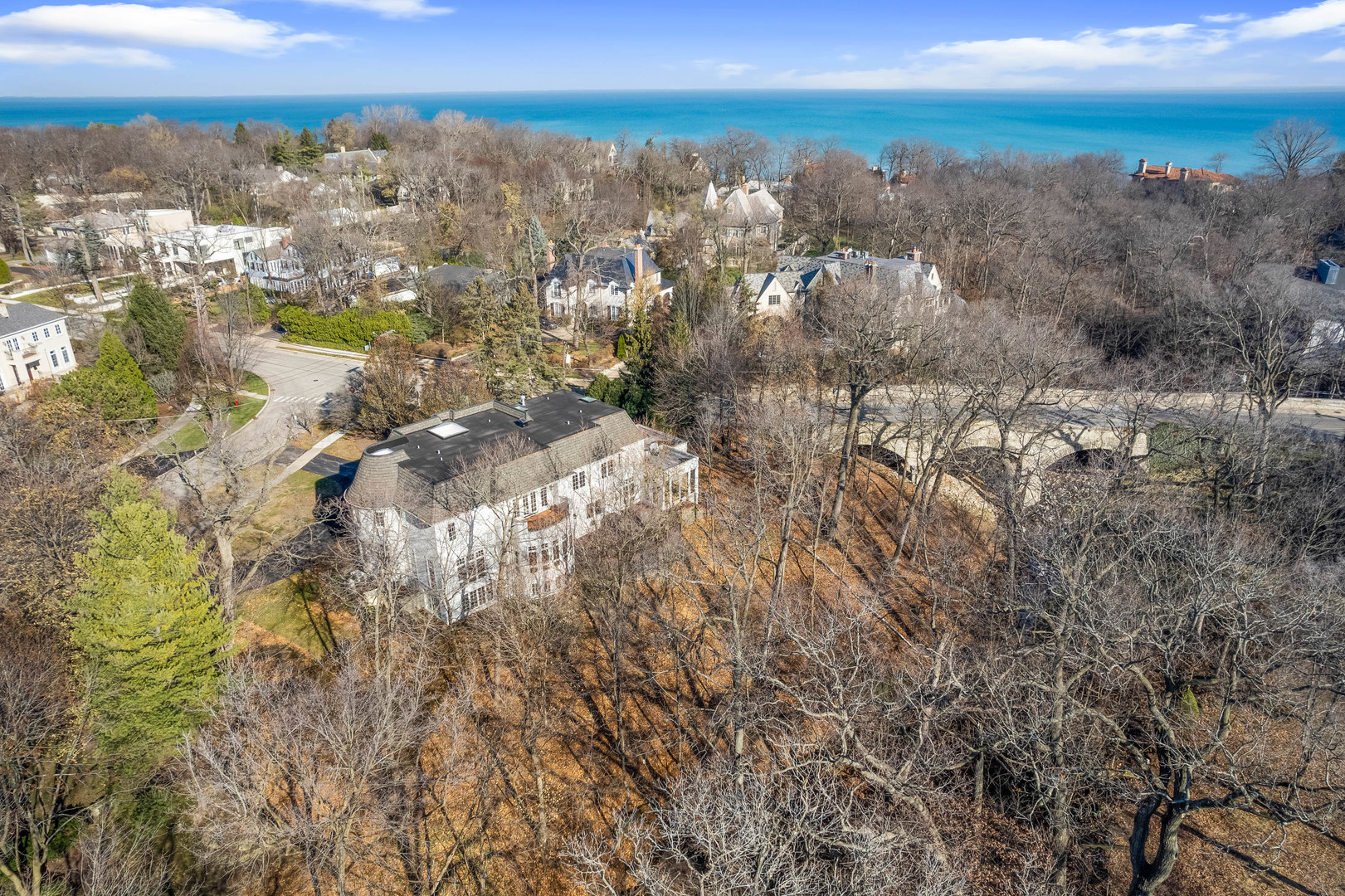 130 Maple Hill Road Glencoe, IL 60022 - Photo 2 of 54 a view of city and mountain