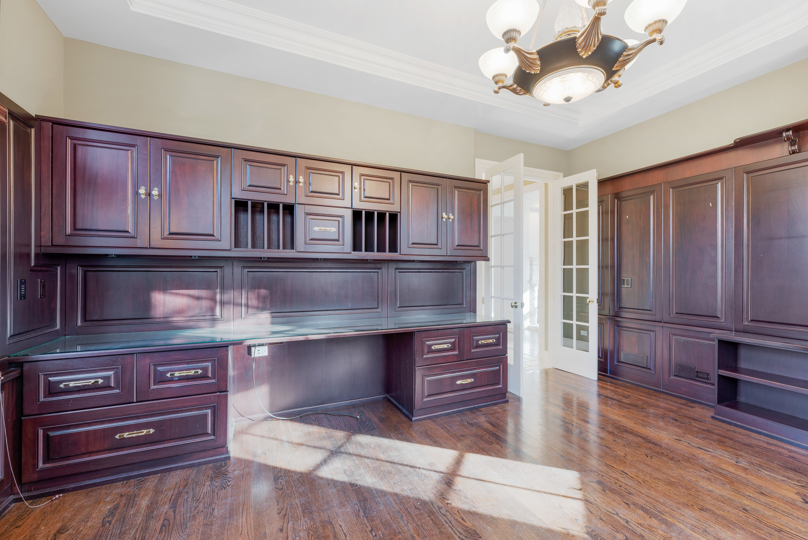 130 Maple Hill Road Glencoe, IL 60022 - Photo 21 of 54 a kitchen with stainless steel appliances granite countertop a stove and cabinets