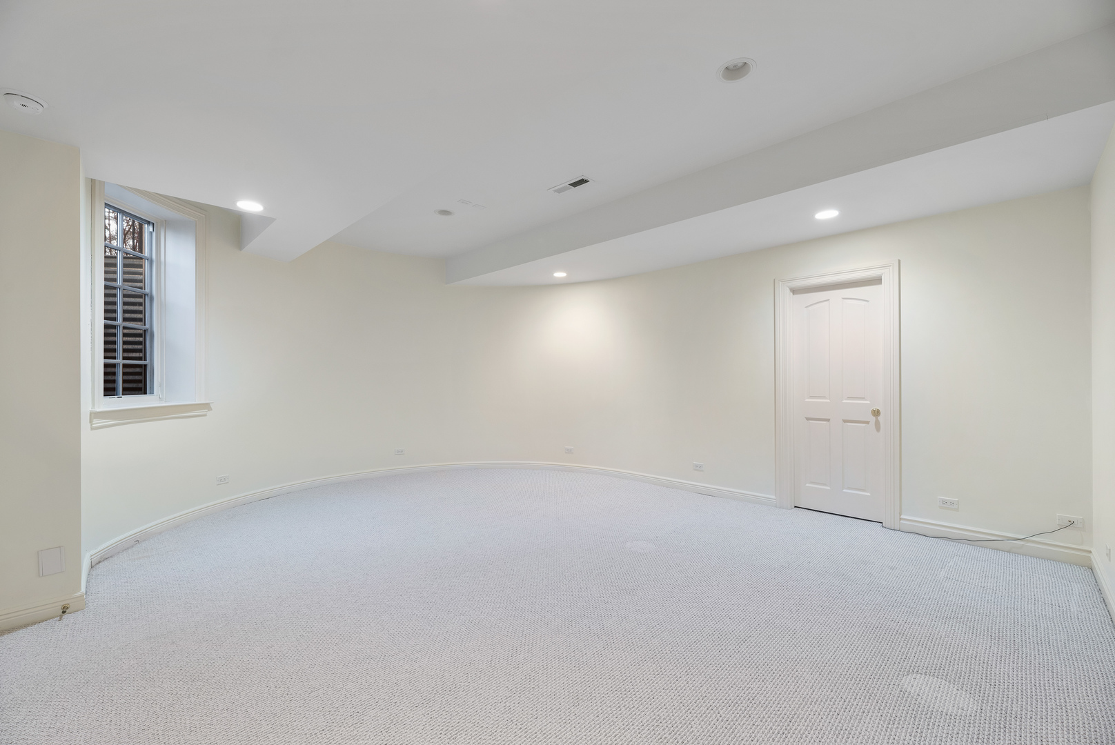 130 Maple Hill Road Glencoe, IL 60022 - Photo 43 of 54 a view of an empty room