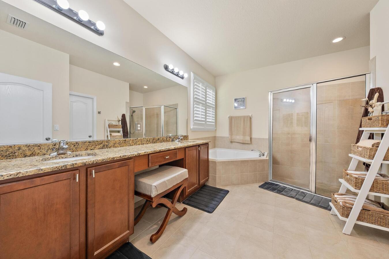 102 Crab Cay Way Jupiter, FL 33458 - Photo 16 of 59 Primary Bath