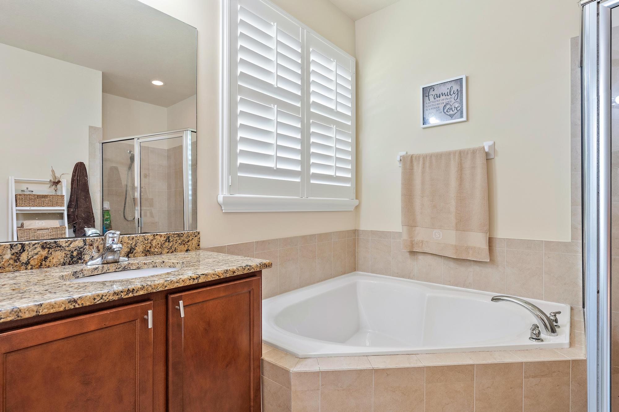 102 Crab Cay Way Jupiter, FL 33458 - Photo 17 of 59 Primary Bath