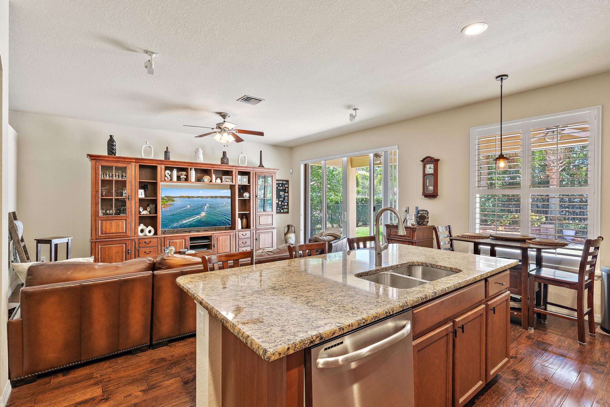 102 Crab Cay Way Jupiter, FL 33458 - Photo 6 of 59 Kitchen