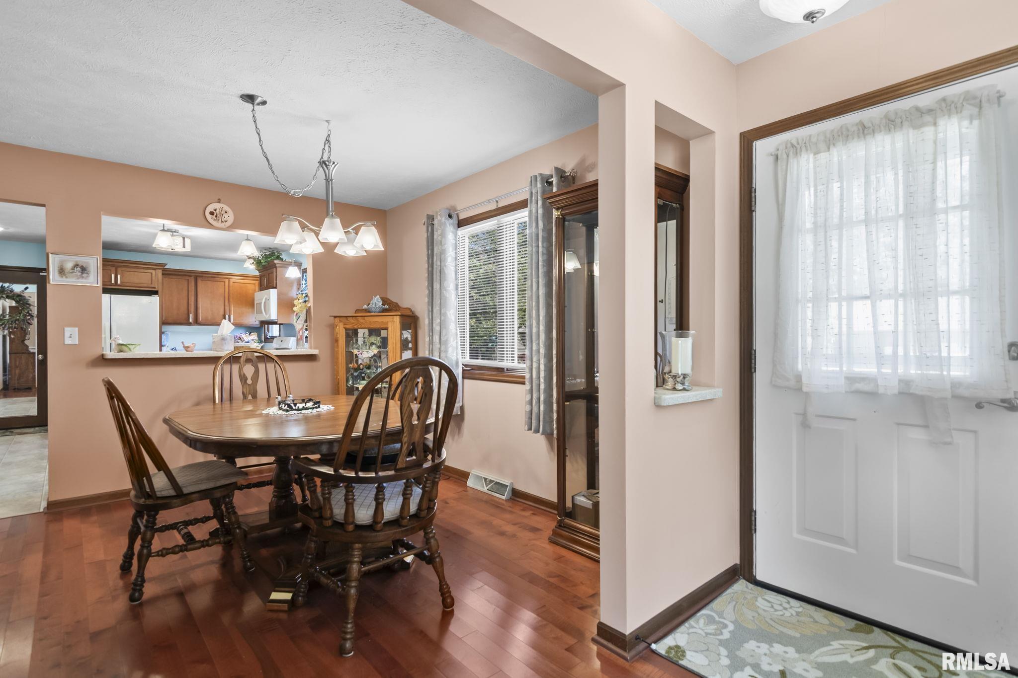 2510 Raleigh Road Springfield, IL 62704 - Photo 13 of 29