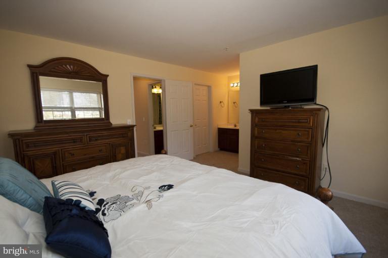 6507 Ridgeborne Drive Rosedale, MD 21237 - Photo 2 of 26 Bedroom (Master)