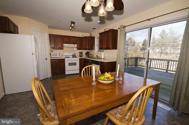 6507 Ridgeborne Drive Rosedale, MD 21237 - Photo 4 of 26 Kitchen