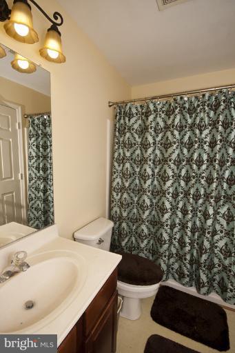 6507 Ridgeborne Drive Rosedale, MD 21237 - Photo 5 of 26 Bath