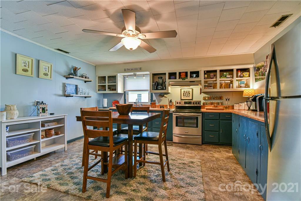 16 Busbee View Road Asheville, NC 28803 - Photo 12 of 21 Gallery Image 12