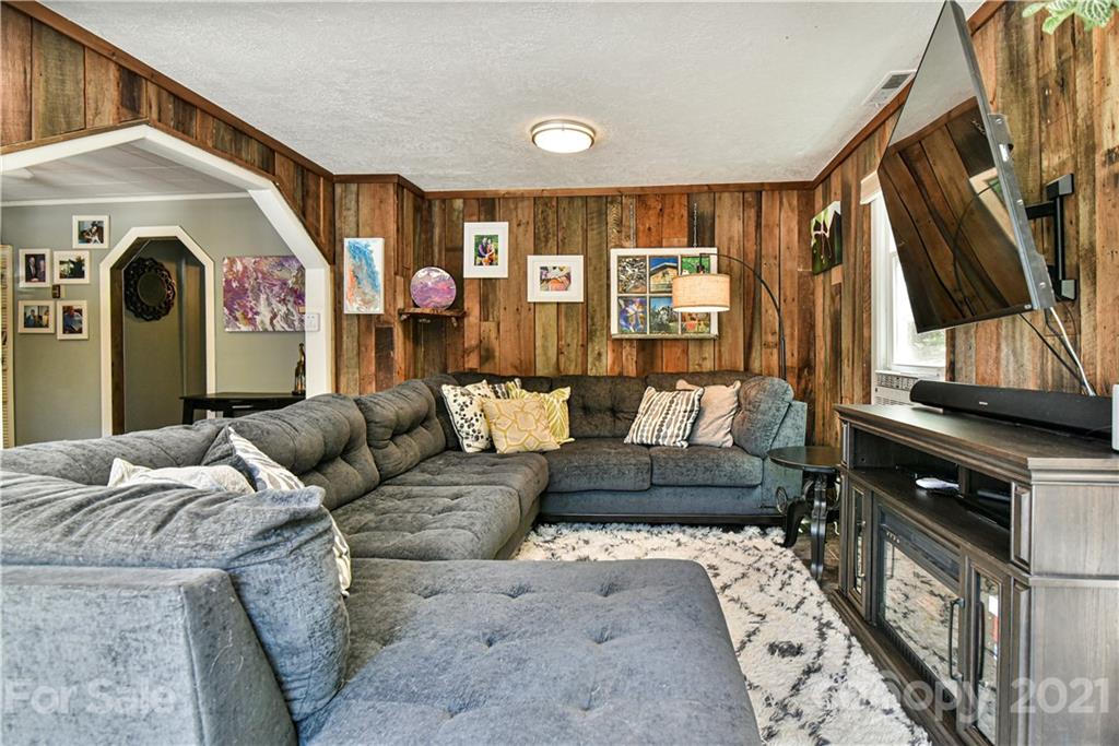 16 Busbee View Road Asheville, NC 28803 - Photo 3 of 21 Gallery Image 3