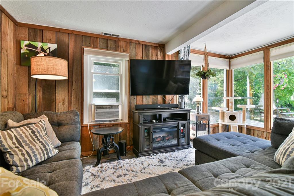 16 Busbee View Road Asheville, NC 28803 - Photo 7 of 21 Gallery Image 7