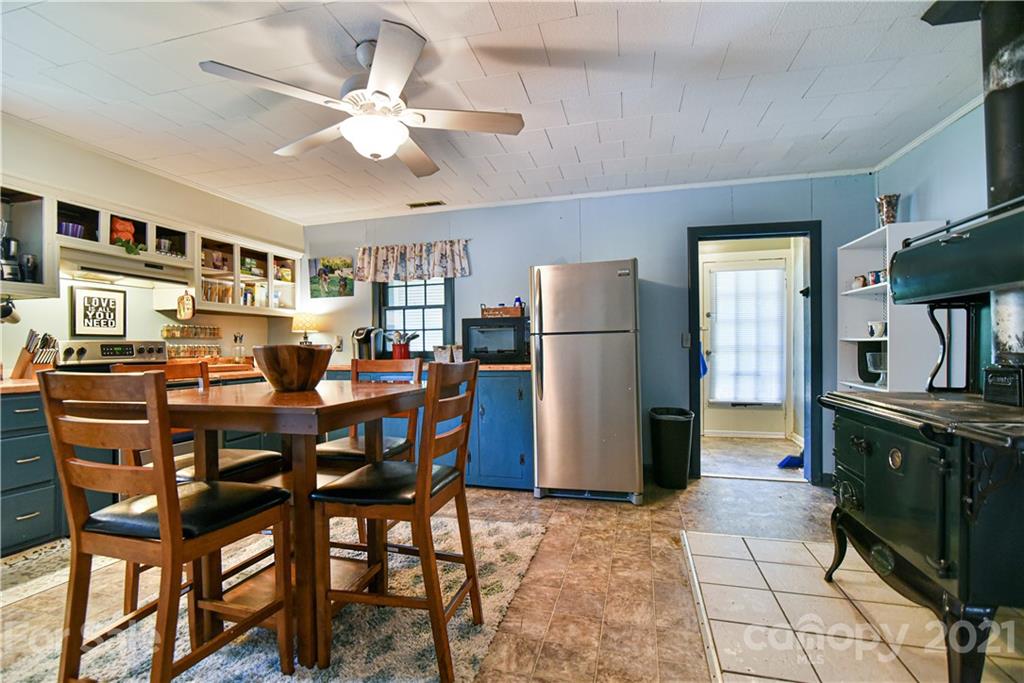 16 Busbee View Road Asheville, NC 28803 - Photo 9 of 21 Gallery Image 9