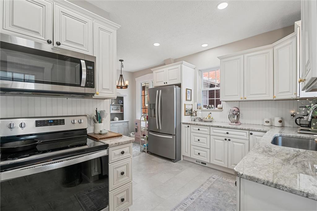 120 Case Avenue Sharon, PA 16146 - Photo 11 of 33