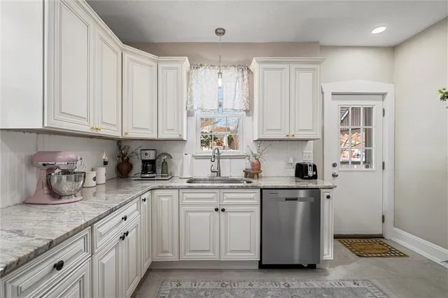 $330,000 | 120 Case Avenue, Sharon, PA 16146