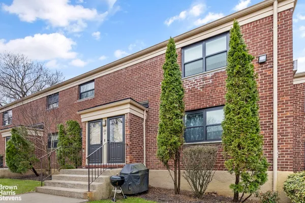 $398,000 | 220-34 75th Avenue, Unit 201B1 | Oakland Gardens