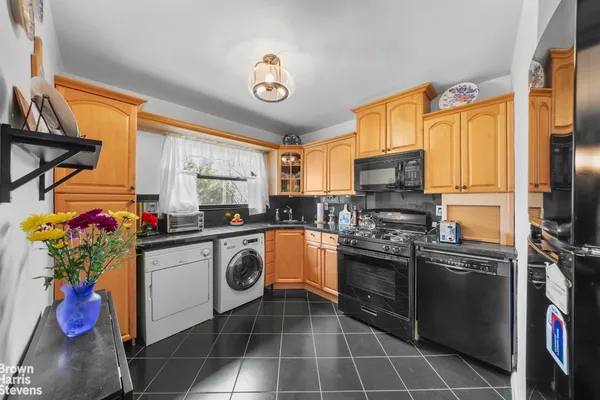 $398,000 | 220-34 75th Avenue, Unit 201B1 | Oakland Gardens