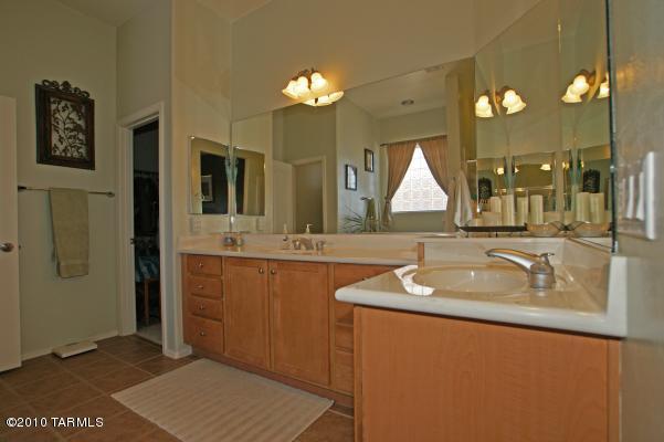 8008 North Rondure Loop Tucson, AZ 85743 - Photo 7 of 13 Gallery Image 7