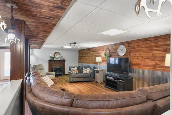 $429,900 | 12985 Phillips Road, Vevay, IN 47043