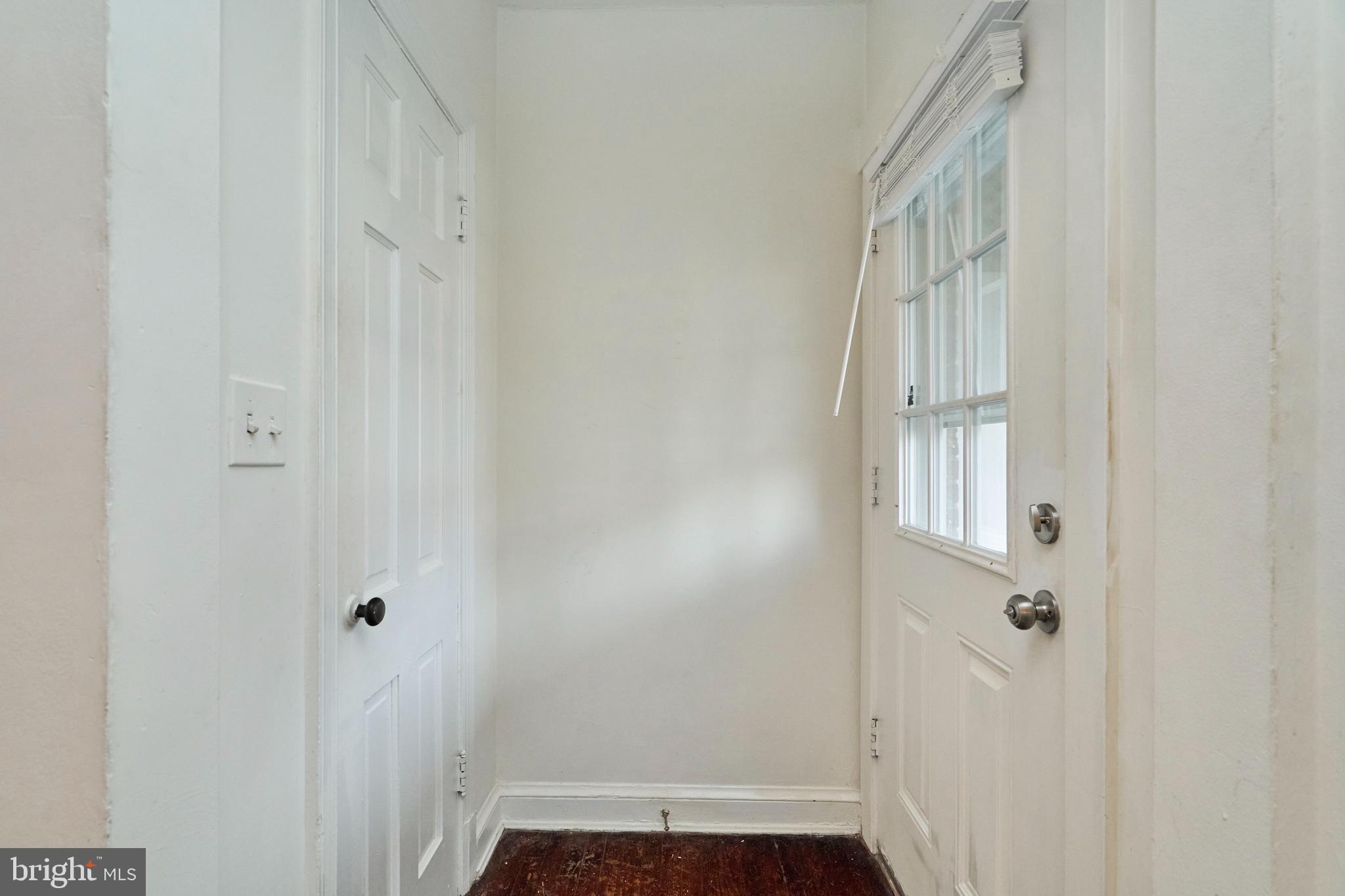 302 South Courthouse Road Arlington, VA 22204 - Photo 4 of 21