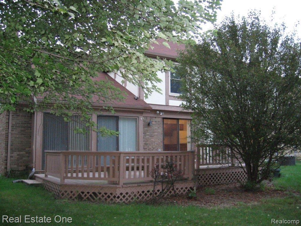 3139 Baypoint Drive Rochester, MI 48309 - Photo 10 of 11 Back Exterior