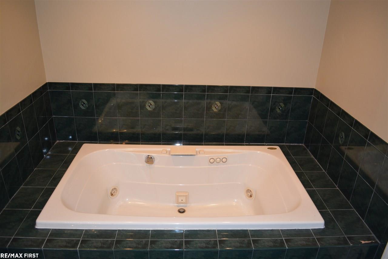 70897 Mellen Street Romeo, MI 48065 - Photo 9 of 28 31317213-8.JPG
