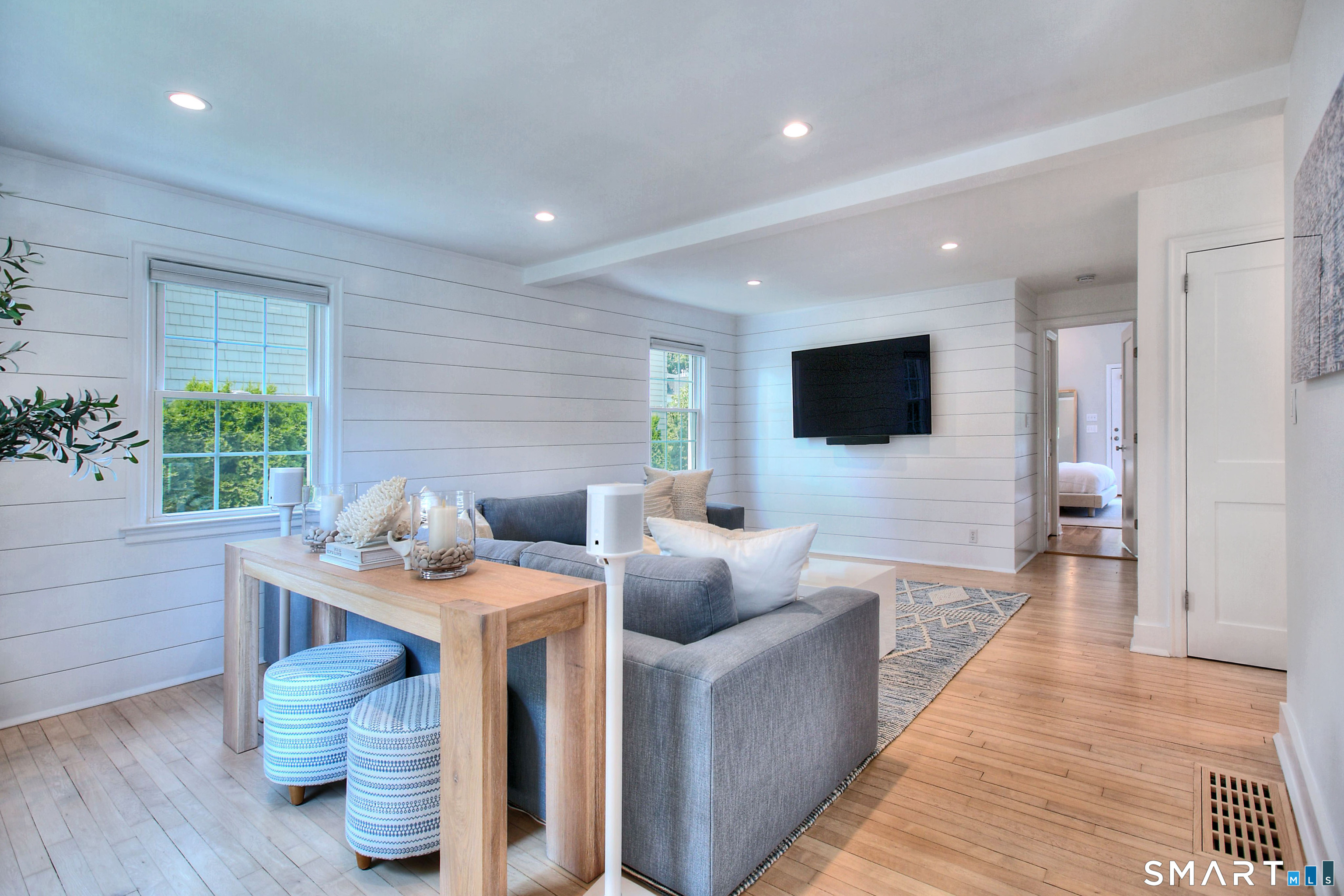 537 Penfield Road Fairfield, CT 06824 - Photo 12 of 39 Oversized living room, perfect for movie night