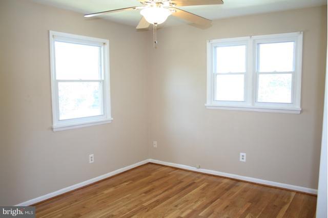 6021 Craft Road Alexandria, VA 22310 - Photo 15 of 30 an empty room with a window
