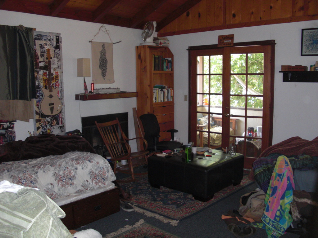 830 Fortuna Lane Santa Barbara, CA 93117 - Photo 4 of 4 a living room with furniture fireplace and flat screen tv
