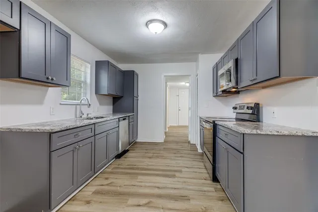 $229,999 | 217 Ridgeway Avenue, Azle, TX 76020