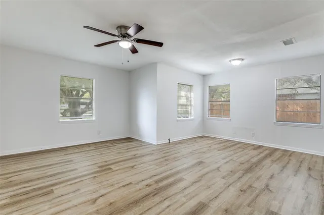 $229,999 | 217 Ridgeway Avenue, Azle, TX 76020