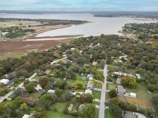 $229,999 | 217 Ridgeway Avenue, Azle, TX 76020