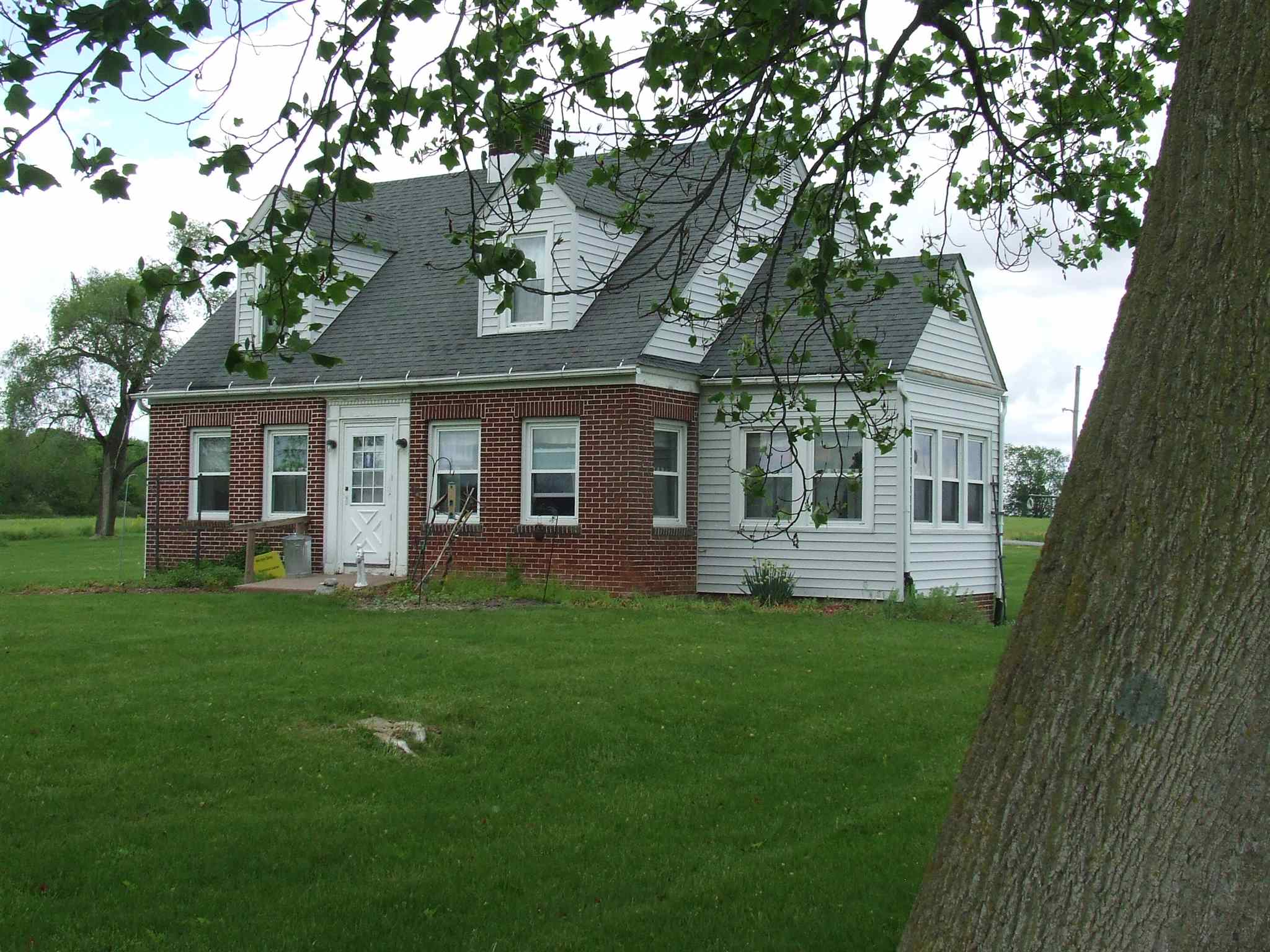 5965 East St Road Huntington, IN 46750 - Photo 2 of 12
