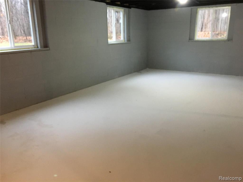 10120 Coldwater Road Flushing, MI 48433 - Photo 19 of 26