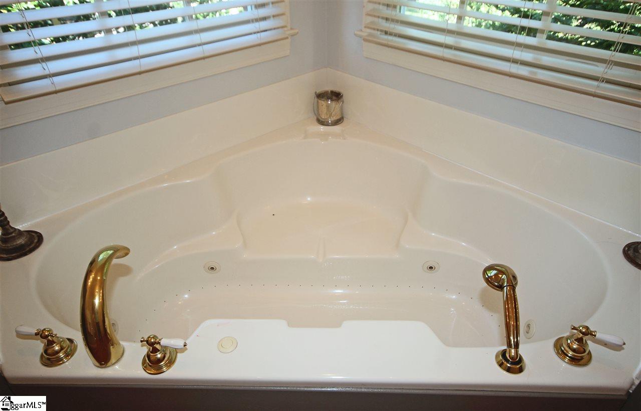 5 Rollingreen Road Greenville, SC 29615 - Photo 19 of 36 Gallery Image 19