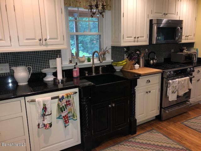 54 New Lenox Road Lenox, MA 01240 - Photo 20 of 36 54 new lenox bath second floor