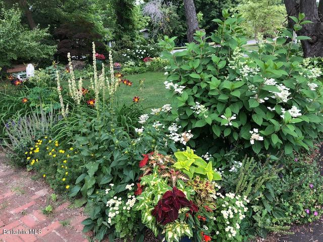 54 New Lenox Road Lenox, MA 01240 - Photo 10 of 36 54 new lenox gardens 7