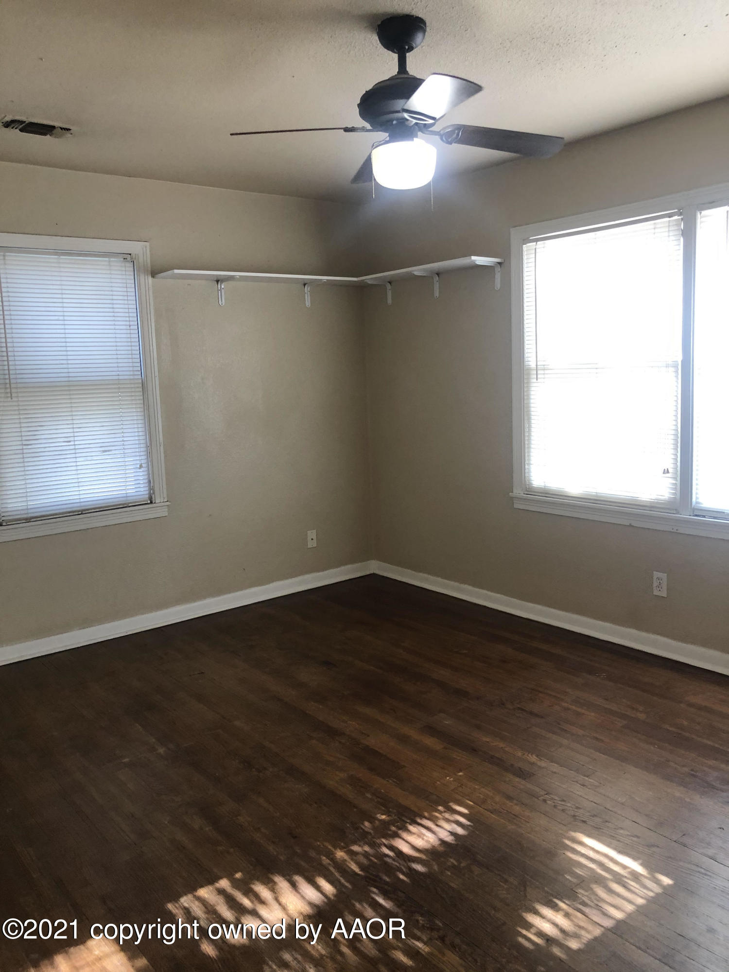 4201 South Washington Street Amarillo, TX 79110 - Photo 5 of 15 4201 3rd bedroom